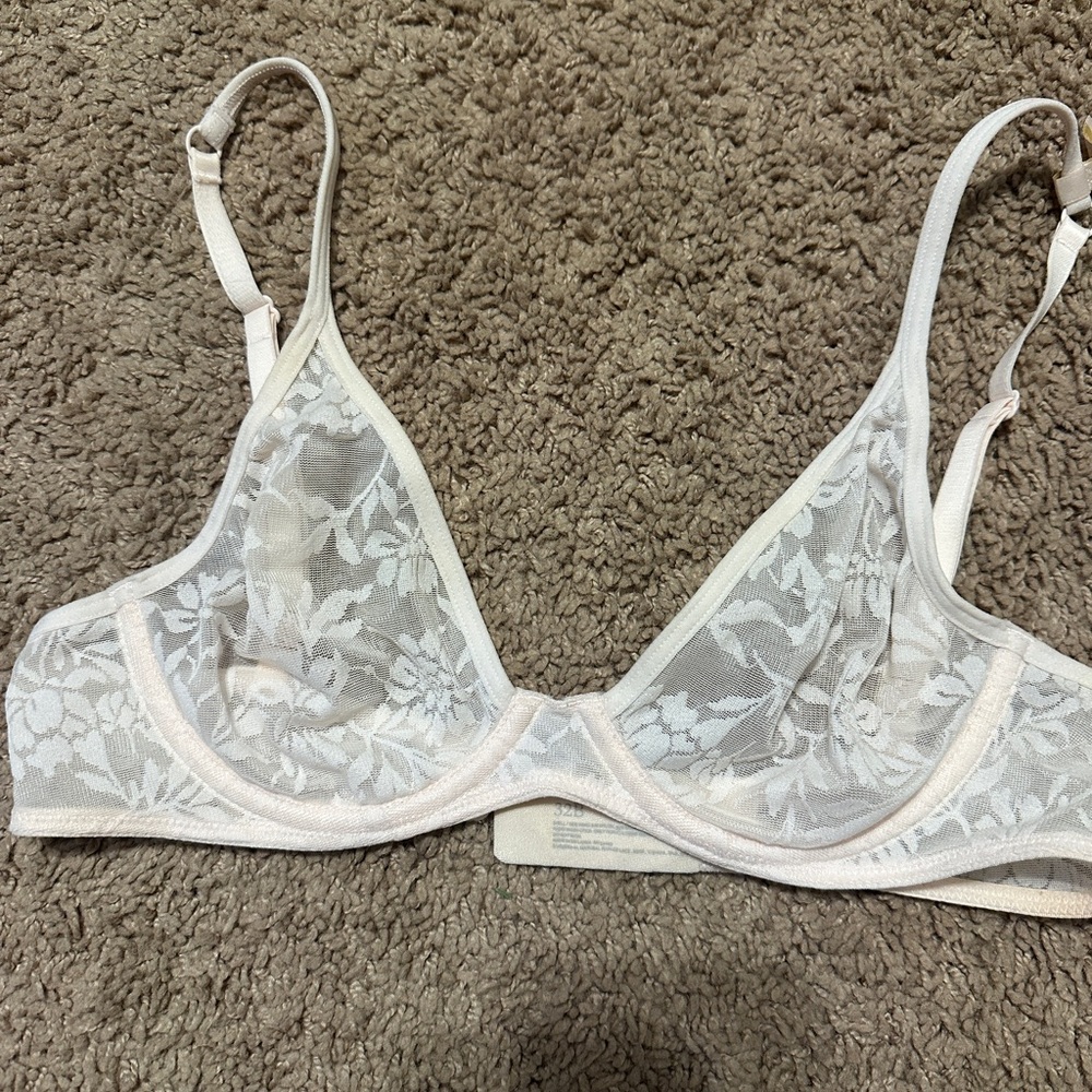 GAP White Floral Lace Bra